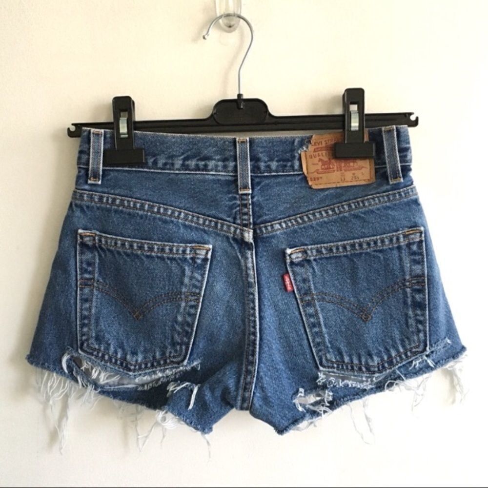LEVI’s 529 Vintage Denim Shorts Destruction Blue 25